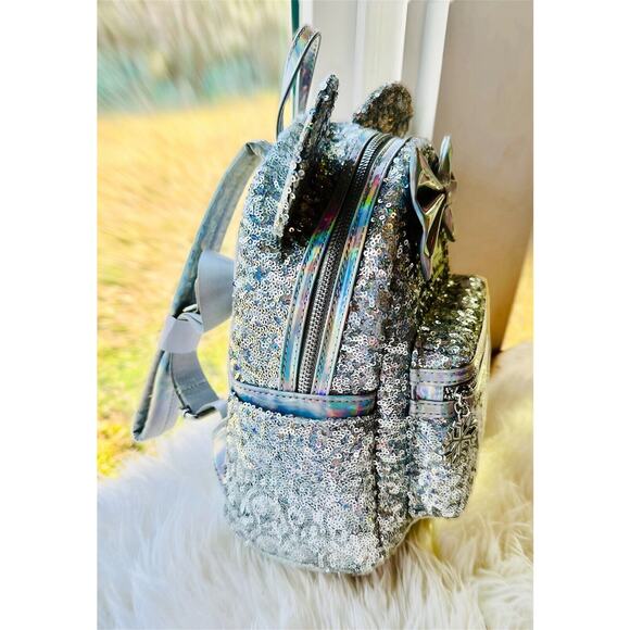 *NEW EXCLUSIVE* Loungefly XLasr Disney Holographic Sequin Minnie Mini Backpack - Picture 5 of 11